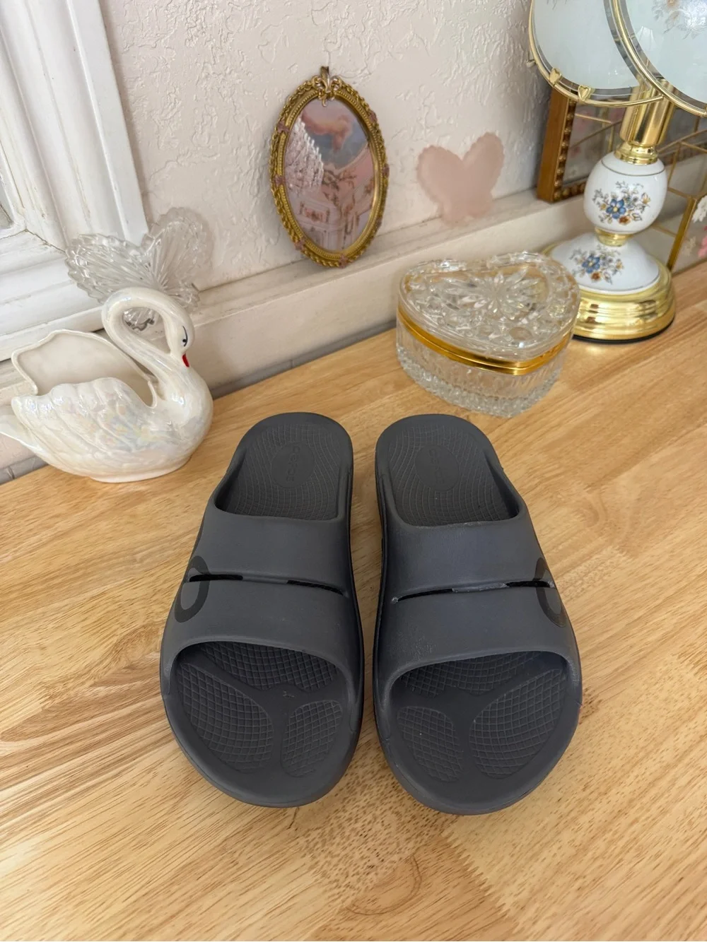 OOFOS classic gray recovery flip flops 🤍 Size: M-8 / W-10 / EU 41 comfy casual